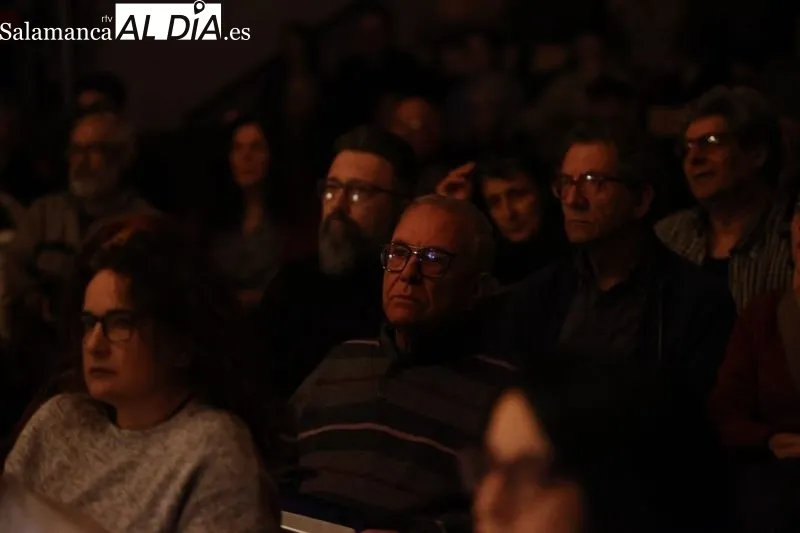 'Poesía por Palestina. Versos contra el genocidio' en la Torrente Ballester de Salamanca. Fotos: David Sañudo