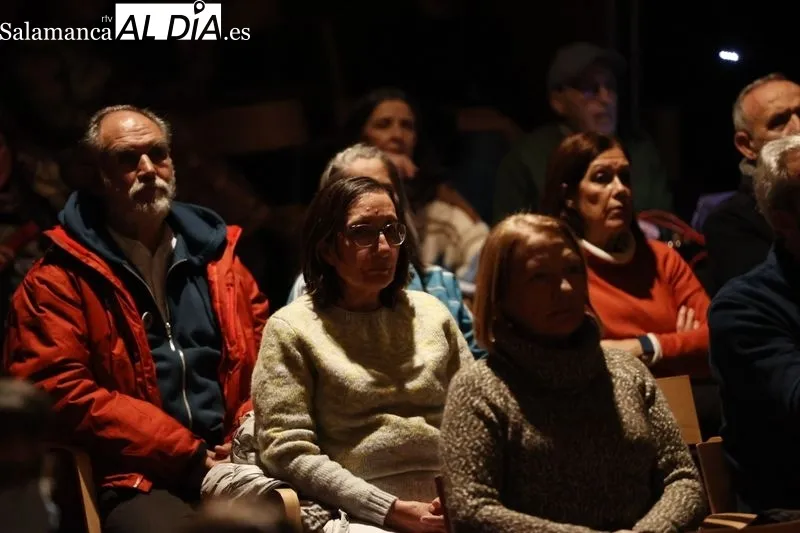 'Poesía por Palestina. Versos contra el genocidio' en la Torrente Ballester de Salamanca. Fotos: David Sañudo