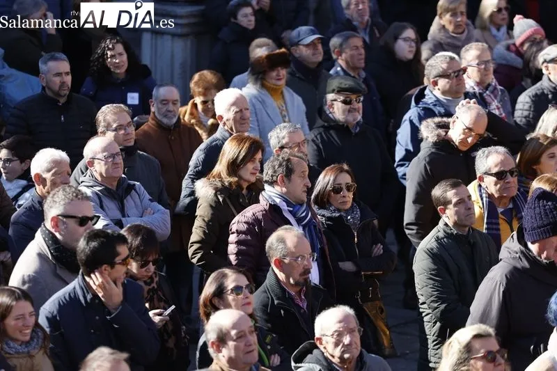 Concentración en la Plaza Mayor 'Por un tren de futuro para Salamanca'. Fotos: David Sañudo