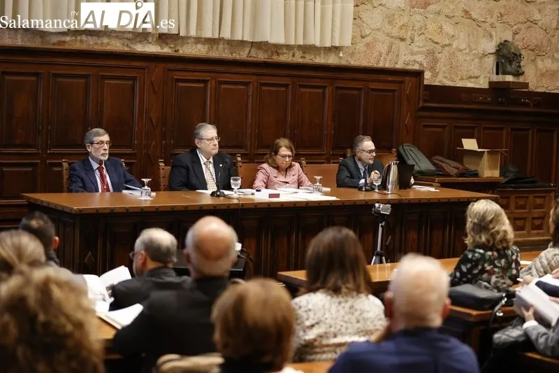Sesión de apertura del curso 2024 de la Real Academia de Medicina de Salamanca. Fotos: David Sañudo
