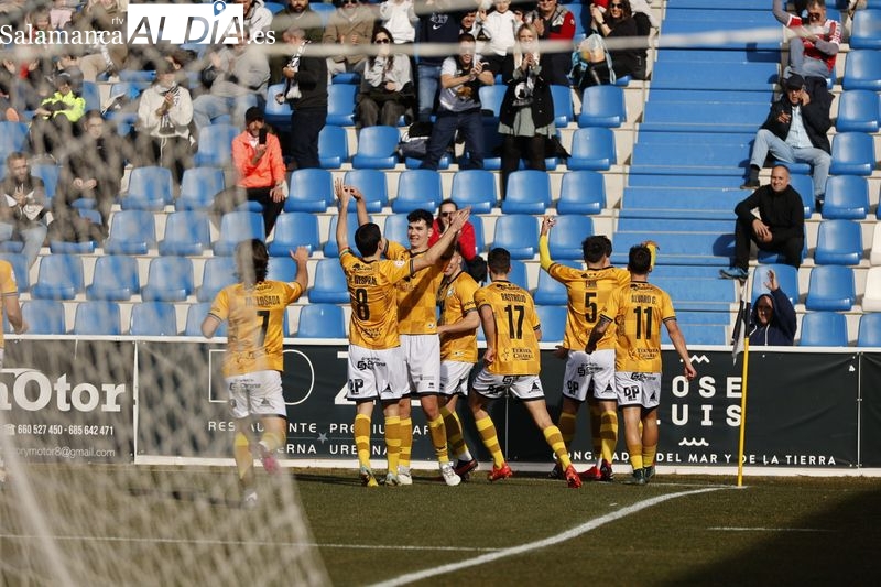 El balón parado y Planas le dan la deseada venganza a Unionistas ante el Cornellá (3-0)