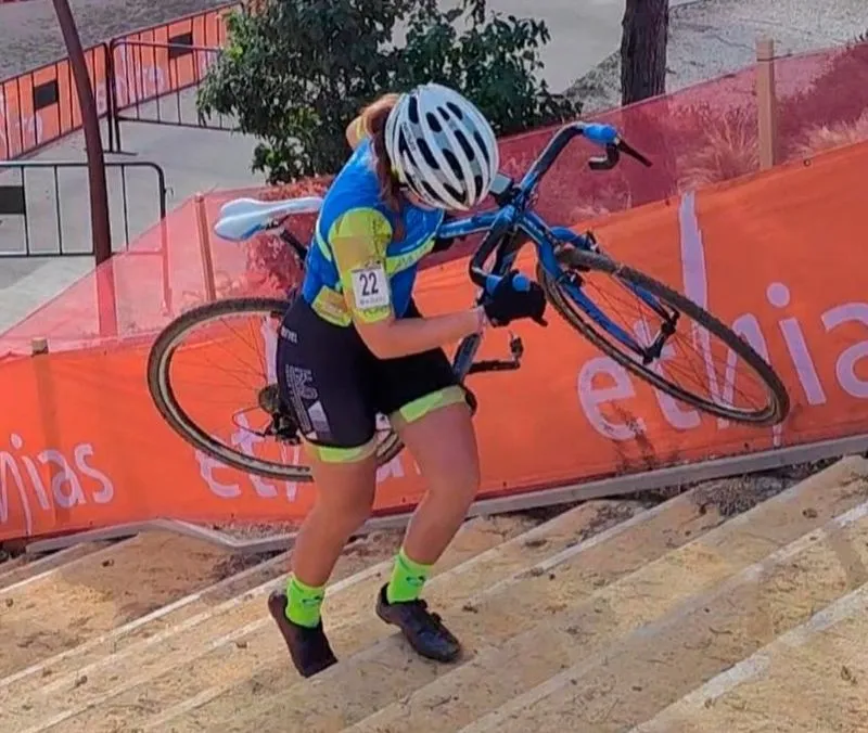 Foto 7 - Victoria y podio para ciclistas salmantinas del HyD Pinturas - Carbajosa Empresarial en Benidorm