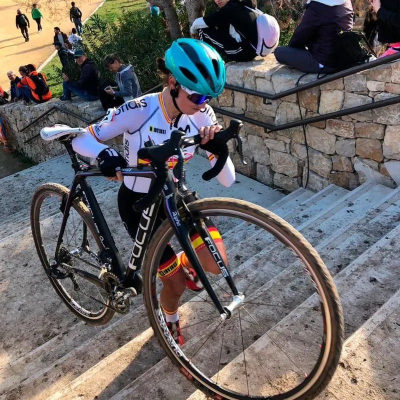 Foto 2 - Victoria y podio para ciclistas salmantinas del HyD Pinturas - Carbajosa Empresarial en Benidorm