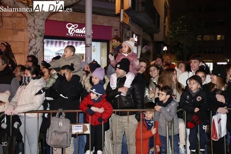Imágenes de los asistentes a la Cabalgata de los Reyes Magos. Fotos: David Sañudo.