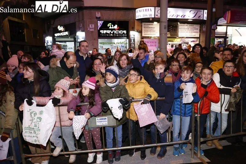 Imágenes de los asistentes a la Cabalgata de los Reyes Magos. Fotos: David Sañudo.