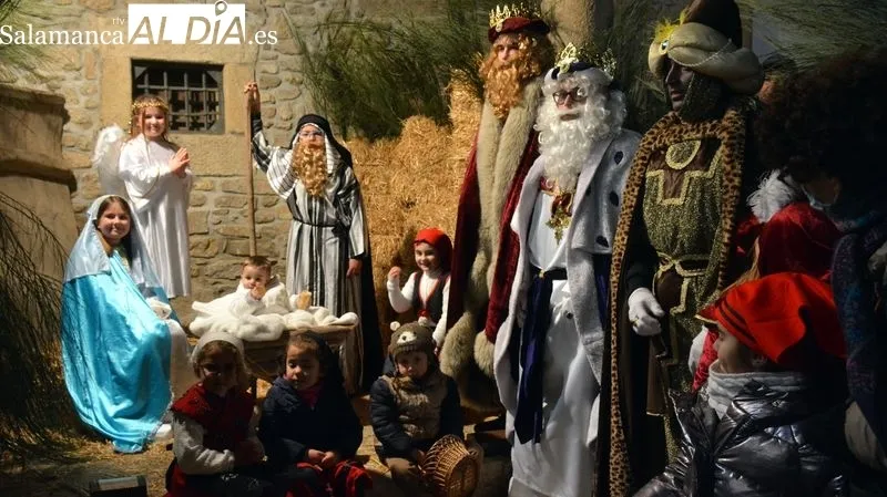 Foto 5 - Los Reyes Magos reciben una gran acogida en Lumbrales