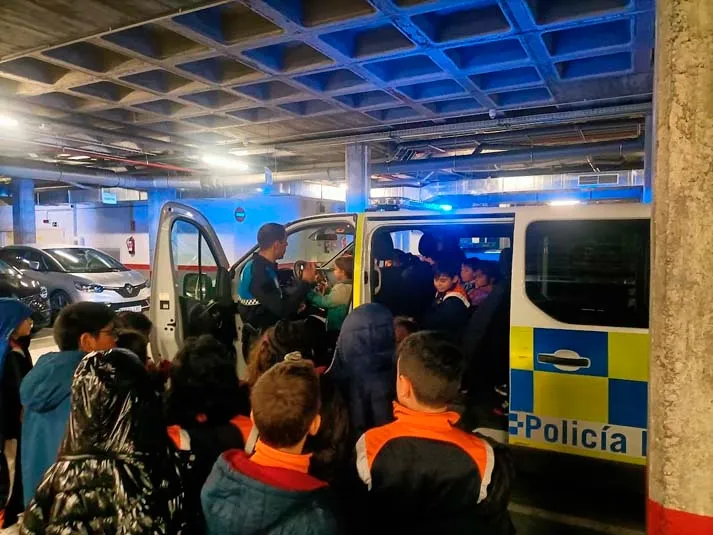 Alumnos del Colegio Antonio Machado conocen en primera persona el trabajo de la Policía Local