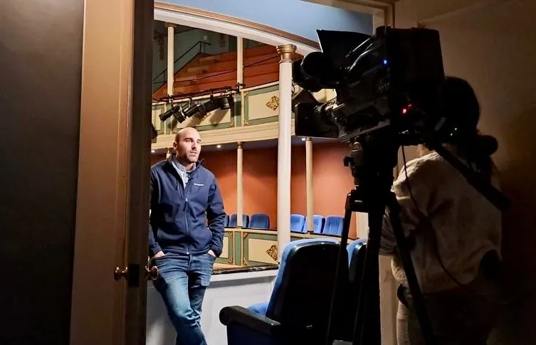 El equipo del programa ‘Aquí hay trabajo’ de la 2 en el Teatro Calderón junto a Proyecfilm