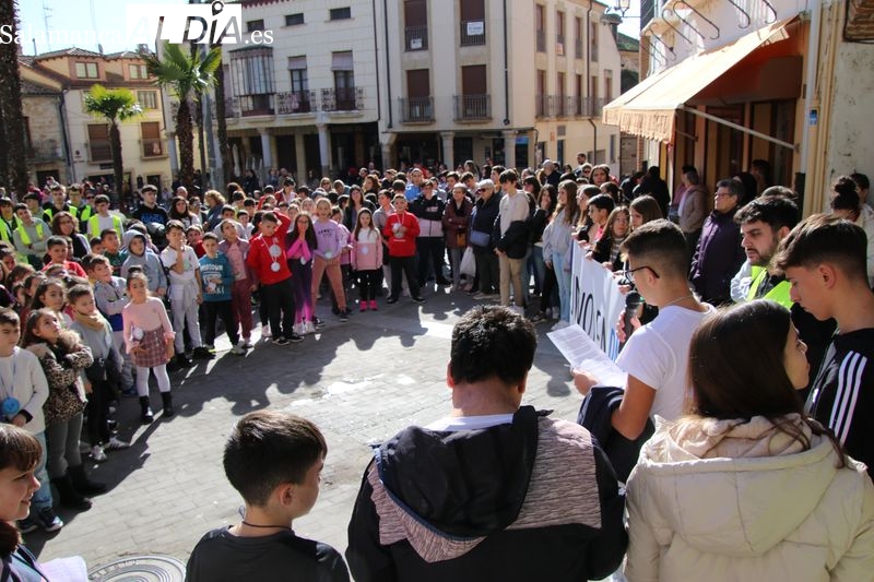Centros educativos de Alba de Tormes se suman al Día Escolar de la No Violencia y la Paz