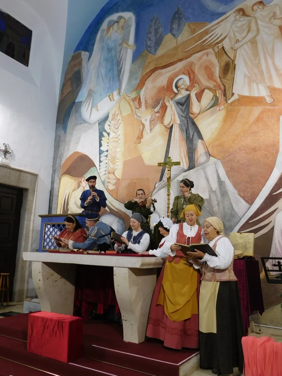 Foto 11 - &Aacute;gueda recibe en su Iglesia el montaje teatral &lsquo;Buscando a Nebrija&rsquo;