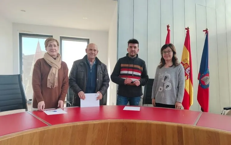 Apertura de los sobres del jurado concurso escaparates Guijuelo