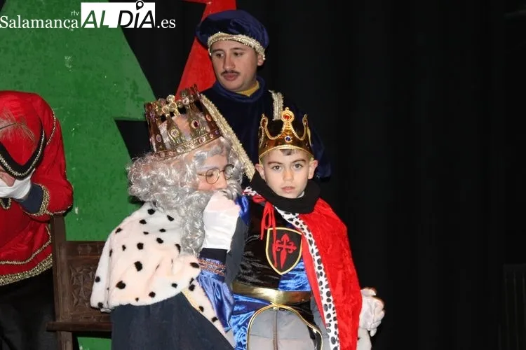 Foto 8 - La cabalgata de los Reyes Magos llena de alegr&iacute;a las calles&nbsp;