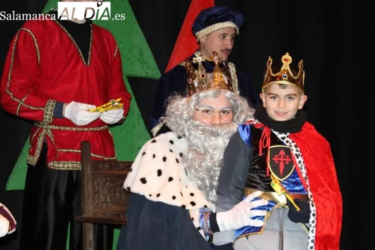 Foto 7 - La cabalgata de los Reyes Magos llena de alegr&iacute;a las calles&nbsp;