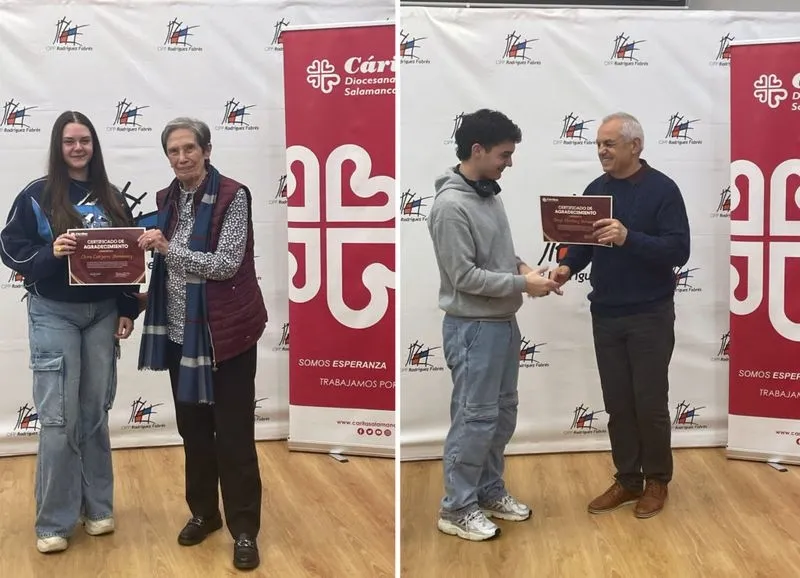 Entrega de diplomas a los alumnos de Imagen y Sonido. Fotos: Cáritas Salamanca.