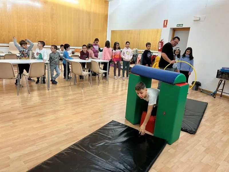 Foto 10 - Centenares de ni&ntilde;os entregan sus cartas a los Reyes Magos en Carbajosa