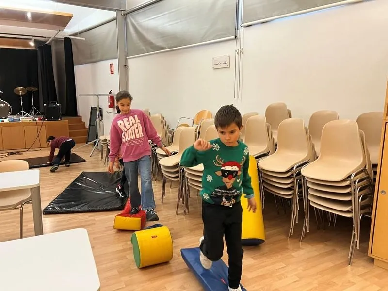 Foto 9 - Centenares de ni&ntilde;os entregan sus cartas a los Reyes Magos en Carbajosa