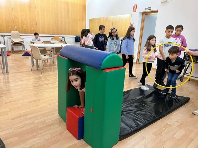 Foto 7 - Centenares de ni&ntilde;os entregan sus cartas a los Reyes Magos en Carbajosa