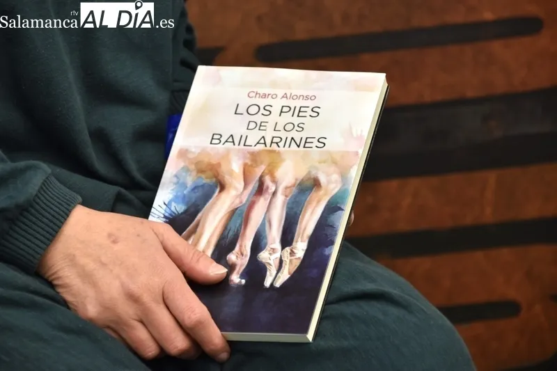 La escritora Charo Alonso presenta su nuevo libro, Los pies de los bailarines. Fotos: Vanesa Martins.