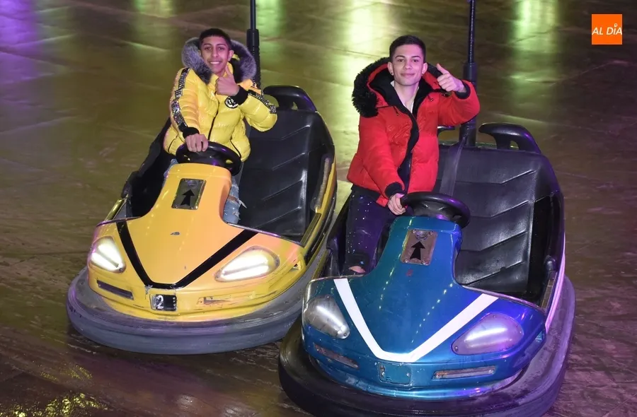 Foto 4 - Los coches chocones entran en funcionamiento