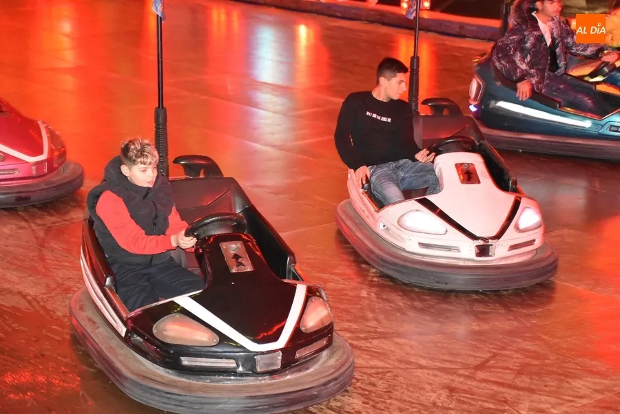 Foto 7 - Los coches chocones entran en funcionamiento