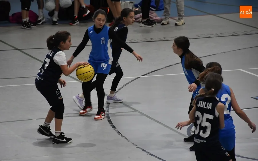 Foto 5 - #M [27-28 ENE] 1&ordf; victoria ante su afici&oacute;n del Alev&iacute;n de la Escuela de Baloncesto de Ciudad Rodrigo