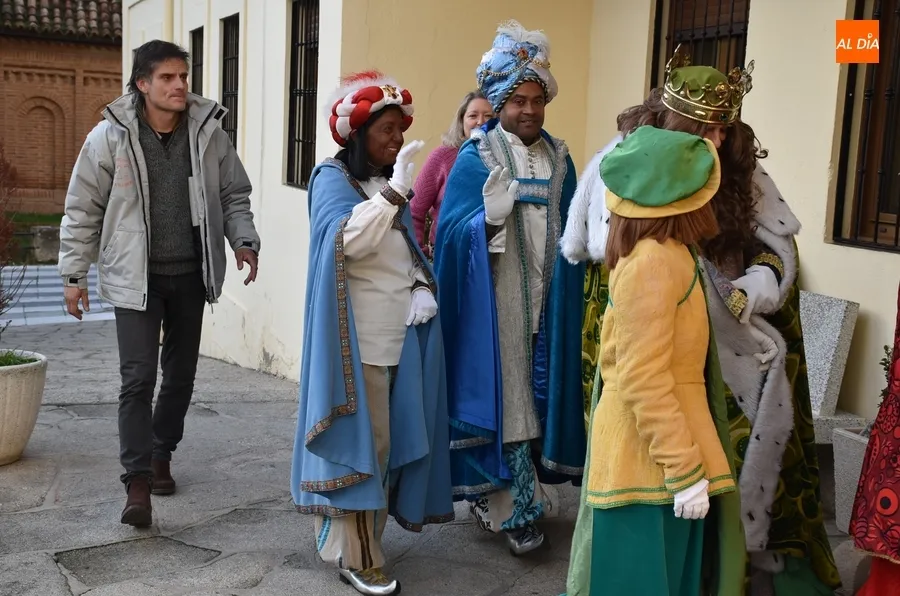 Foto 6 - Los Reyes se dan una vuelta por las residencias de ancianos de Ciudad Rodrigo