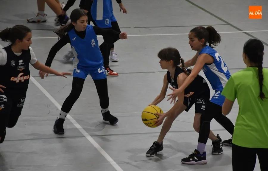 Foto 7 - #M [27-28 ENE] 1&ordf; victoria ante su afici&oacute;n del Alev&iacute;n de la Escuela de Baloncesto de Ciudad Rodrigo