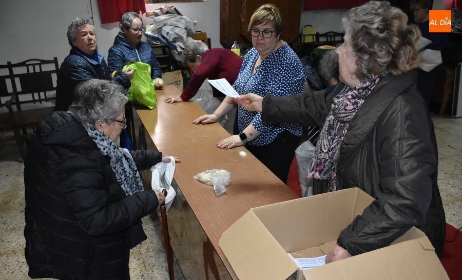Foto 5 - Enorme demanda de los 7.000 panecitos bendecidos en San Andr&eacute;s