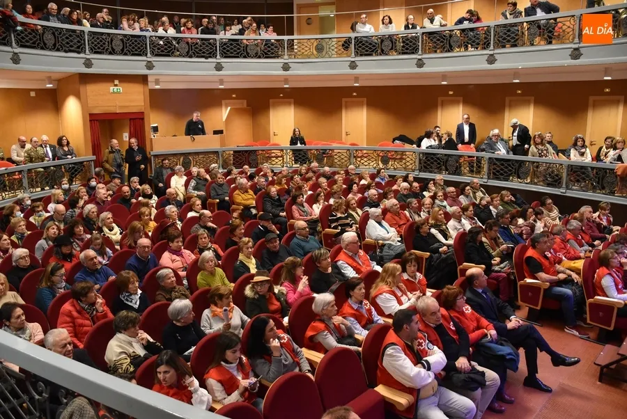 Foto 2 - Ampl&iacute;sima asistencia al Concierto Militar ofrecido por la Divisi&oacute;n San Marcial de Burgos