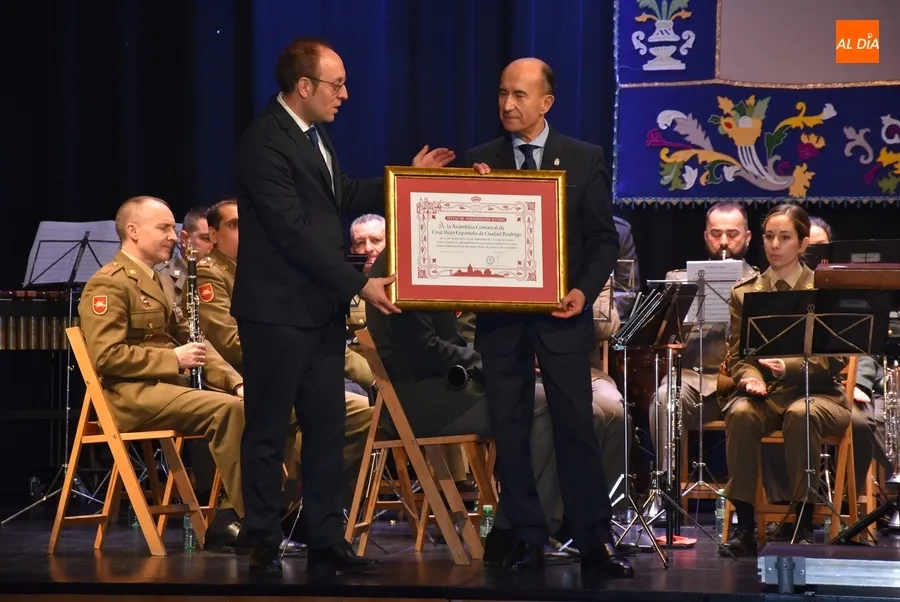Foto 6 - Cruz Roja recibe la distinci&oacute;n de &lsquo;Mirobrigense Ilustre&rsquo;