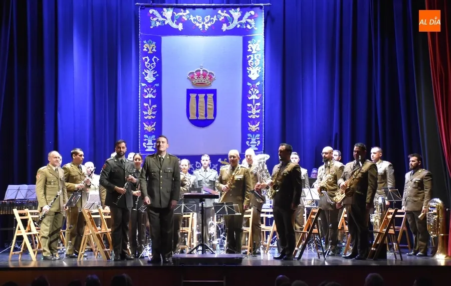 Foto 8 - Ampl&iacute;sima asistencia al Concierto Militar ofrecido por la Divisi&oacute;n San Marcial de Burgos