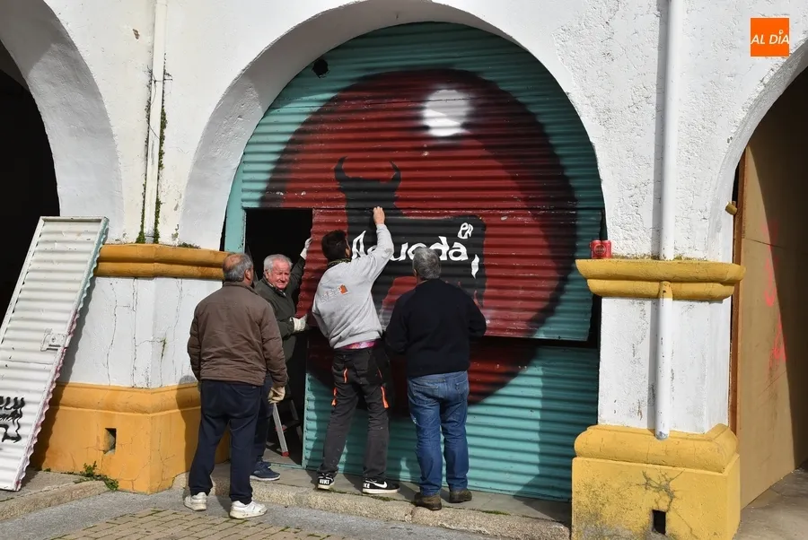 Foto 4 - Pistoletazo de salida al montaje de las casetas carnavaleras