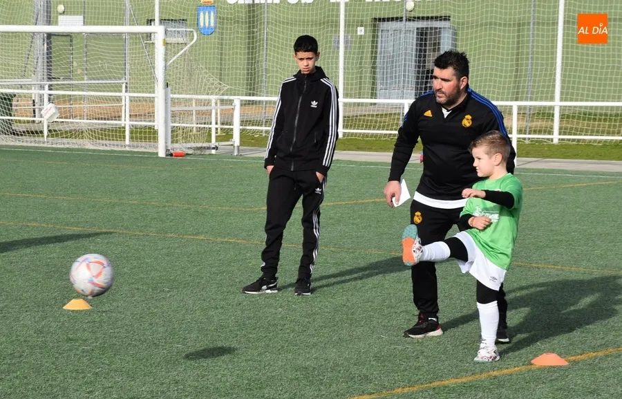 Foto 5 - El Ciudad Rodrigo CF da el pitido inicial a su novedosa Liga Comarcal Prebenjam&iacute;n