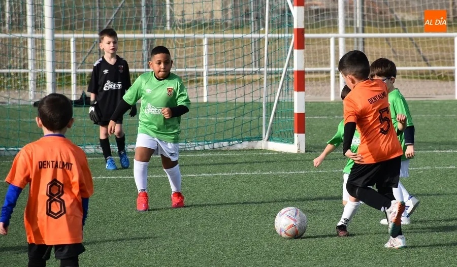 Foto 8 - El Ciudad Rodrigo CF da el pitido inicial a su novedosa Liga Comarcal Prebenjam&iacute;n