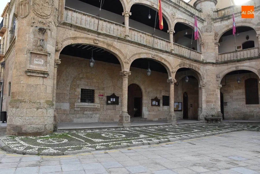 Foto 4 - Operativo el Puente de Aris mientras dicen adi&oacute;s los Tercios y los ca&ntilde;ones de la Plaza