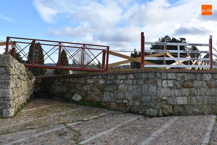 Foto 5 - Operativo el Puente de Aris mientras dicen adi&oacute;s los Tercios y los ca&ntilde;ones de la Plaza