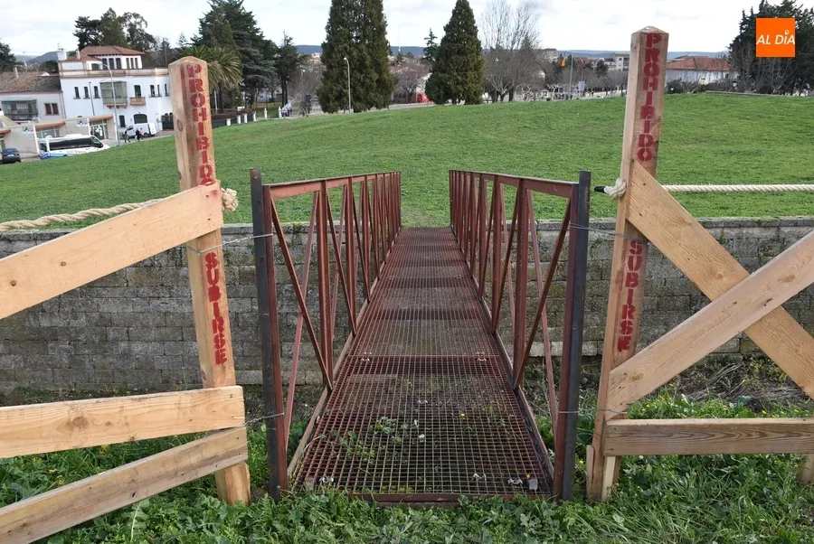 Foto 8 - Operativo el Puente de Aris mientras dicen adi&oacute;s los Tercios y los ca&ntilde;ones de la Plaza