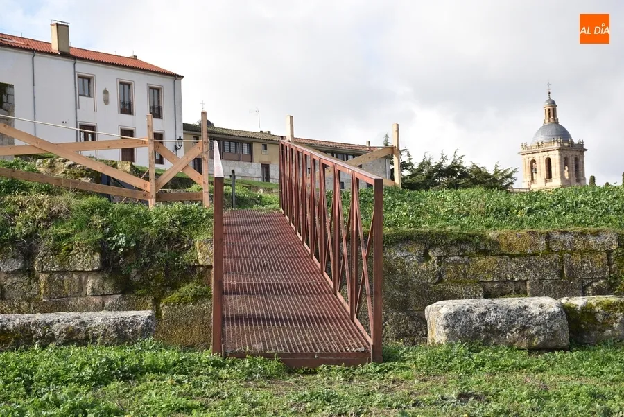Foto 10 - Operativo el Puente de Aris mientras dicen adi&oacute;s los Tercios y los ca&ntilde;ones de la Plaza