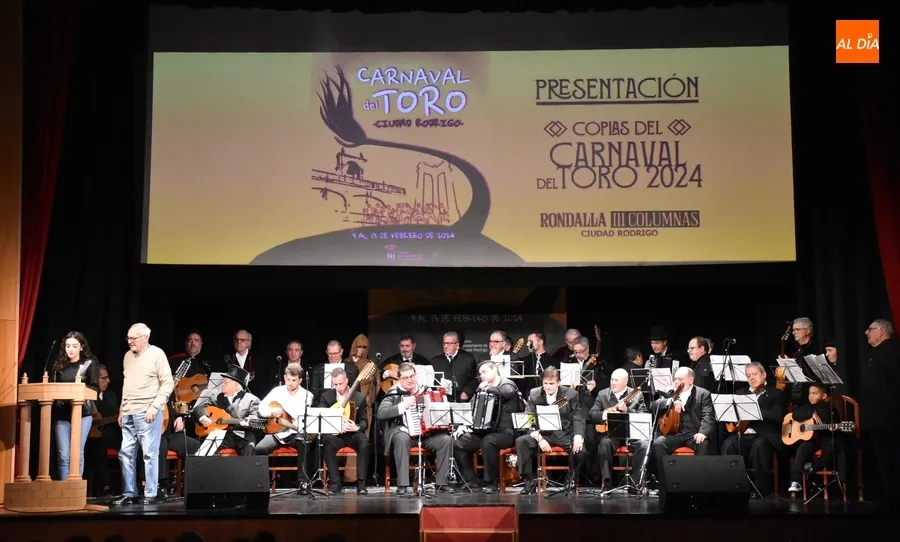 Foto 5 - Antonio Macarro Garc&iacute;a recibe un homenaje por su contribuci&oacute;n al coso taurino carnavalero
