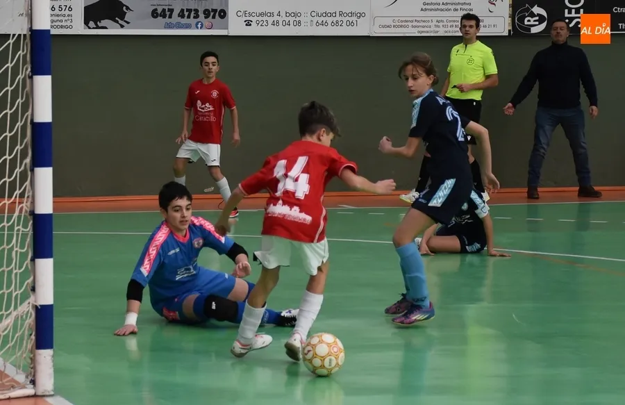 Foto 10 - #M [19-21 ENE] Un fat&iacute;dico minuto condena al Cadete B del III Columnas frente a Alhambra
