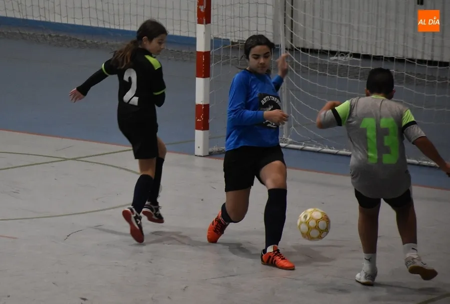 Foto 5 - #M [12-14 ENE] El III Infantil Femenino resiste hasta el 25&rsquo; el empuje de Tamames