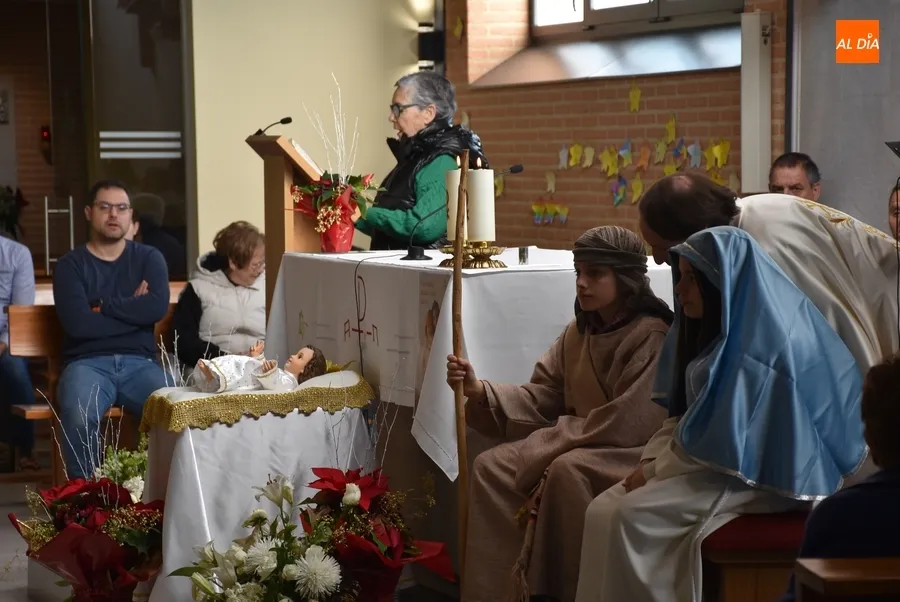 Foto 4 - El Salvador completa su bel&eacute;n viviente en una misa con bautizo incluido