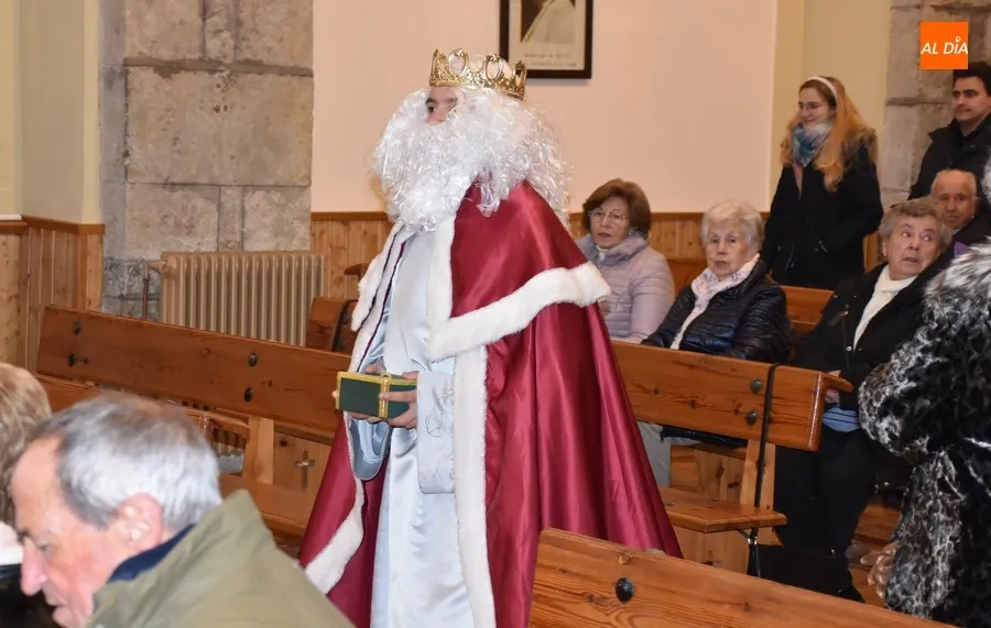 Foto 3 - Los Magos llevan oro, incienso y mirra al Ni&ntilde;o Jes&uacute;s en San Crist&oacute;bal