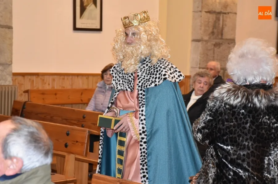 Foto 4 - Los Magos llevan oro, incienso y mirra al Ni&ntilde;o Jes&uacute;s en San Crist&oacute;bal