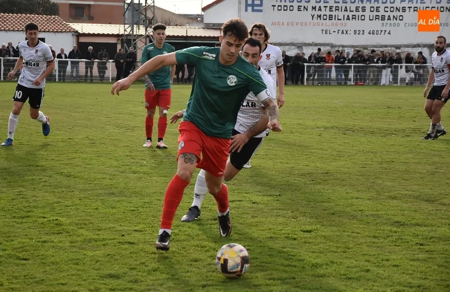Foto 6 - El Zamora B se confirma como la kryptonita del Ciudad Rodrigo Senior asaltando el Francisco Mateos