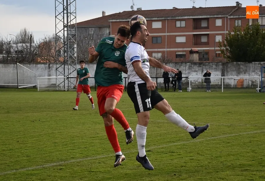Foto 7 - El Zamora B se confirma como la kryptonita del Ciudad Rodrigo Senior asaltando el Francisco Mateos