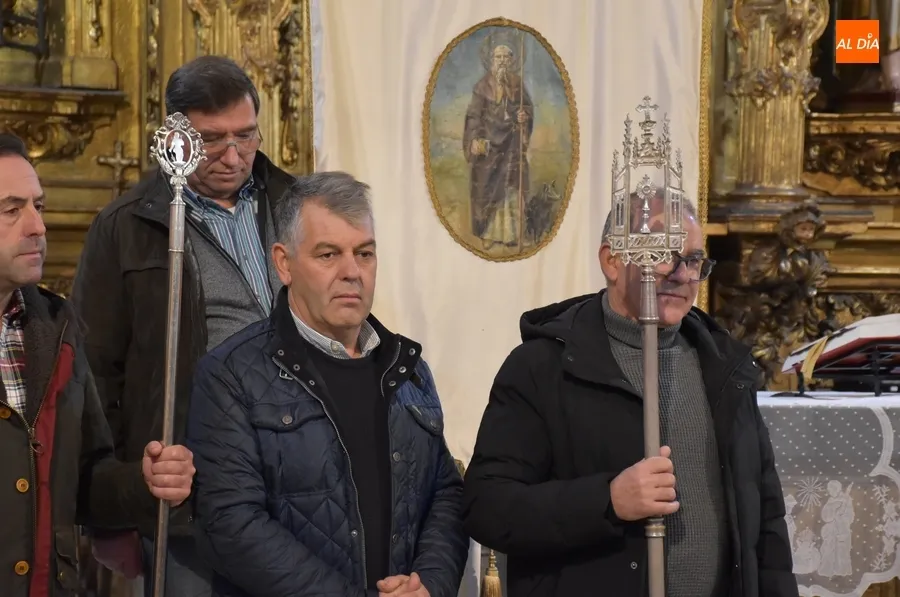 Foto 5 - Los mayordomos para 2024 de las celebraciones de San Andr&eacute;s cogen las varas