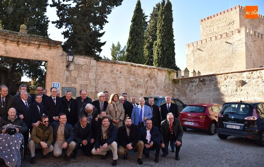 Foto 6 - La Pe&ntilde;a Gutenberg homenajea a Proyecto Hombre en su cl&aacute;sica comida del d&iacute;a del patr&oacute;n