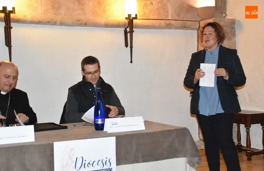 Foto 2 - La Di&oacute;cesis festeja el 25&ordm; Aniversario de su Hoja con un n&uacute;mero especial y nuevo logo diocesano