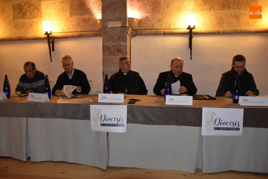 Foto 3 - La Di&oacute;cesis festeja el 25&ordm; Aniversario de su Hoja con un n&uacute;mero especial y nuevo logo diocesano